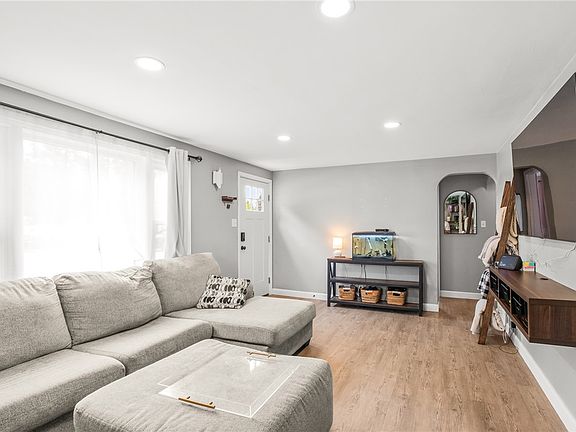 5th image of 17 N Wenrick St