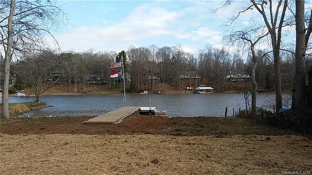 1st image of 210 Canal Dr