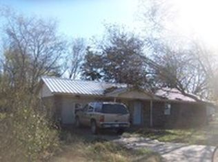 706 N H St, Hugo, OK 74743