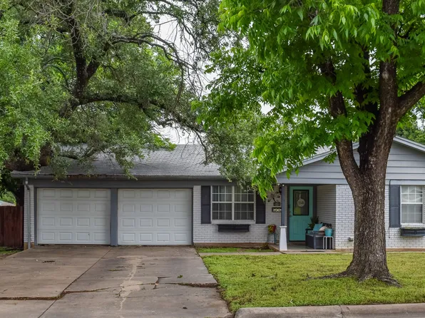 305 Moore St, Brady, TX 76825