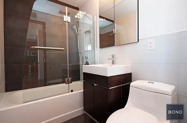 Rented by Bond New York | media 25