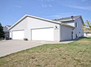 2019 49th St S, Fargo, ND 58103