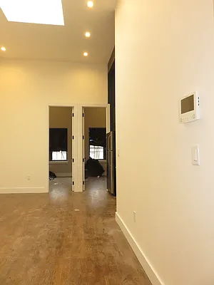 Rented by Rennit Inc. | media 35