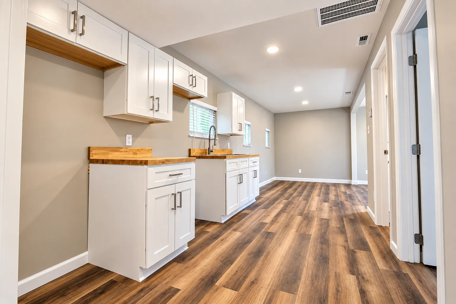 3 bed, 1000 sqft, $1,495 — Photo 2