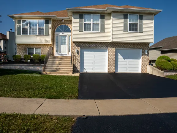 905 Mary Byrne Dr, Sauk Village, IL 60411