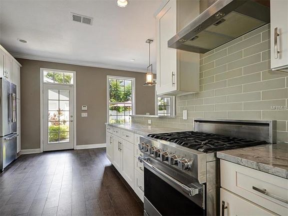 3rd image of 4009 W San Luis St
