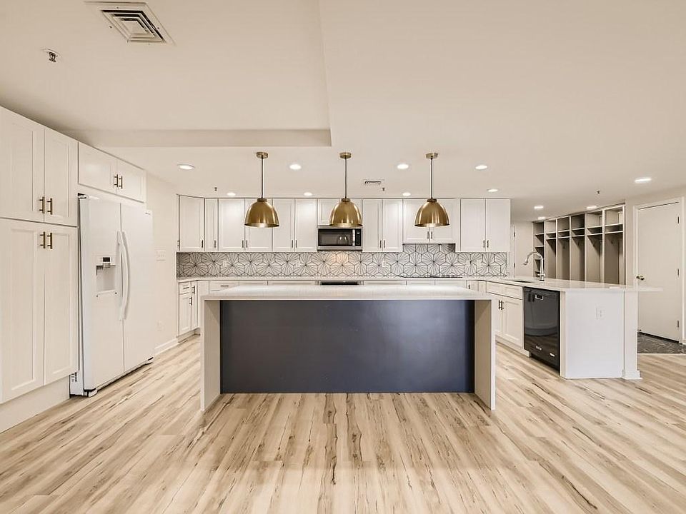 1st image of 250 President St Unit 800