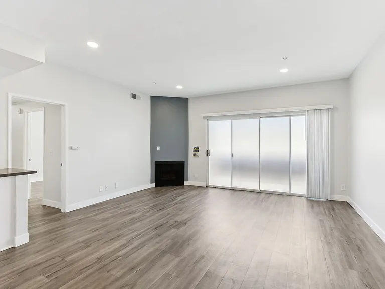 7044 Lanewood Ave — Photo 43