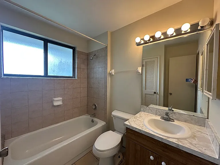 2050 San Marcos Dr SE #215 — Photo 9