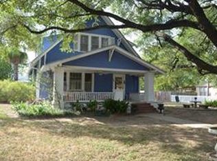 100 E 11th St, Elgin, TX 78621