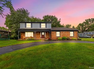 19160 Eldridge Ln, Southfield, MI