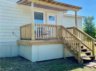 425 Smitty Ln, Lockhart, TX 78644