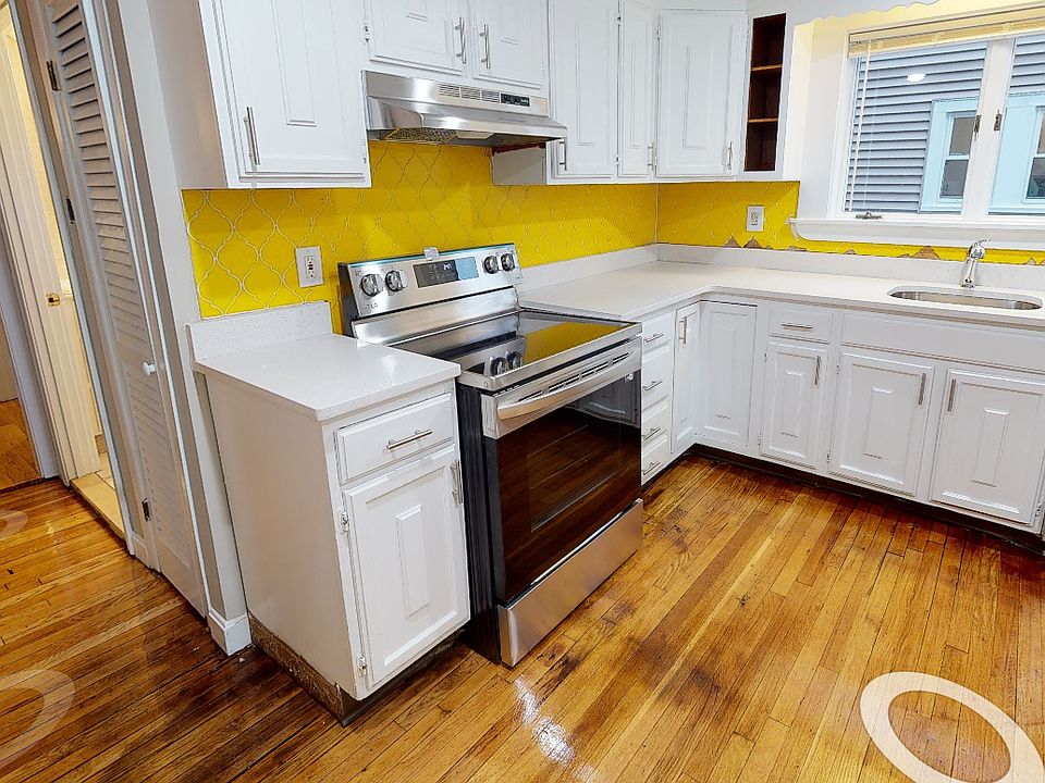 1-5 Edgar Terrace Kitchen