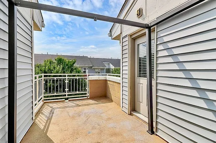 525 Donatello Ave #525 — Photo 22
