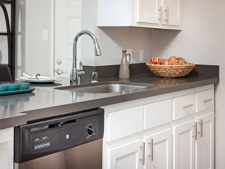 Mission Trails Apartments — Photo 10