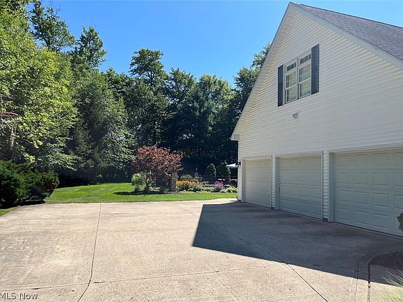 4th image of 7895 Arlington Dr