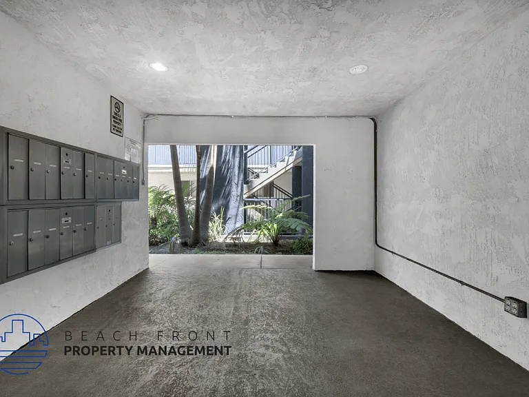 740 W 24th St. — Photo 13
