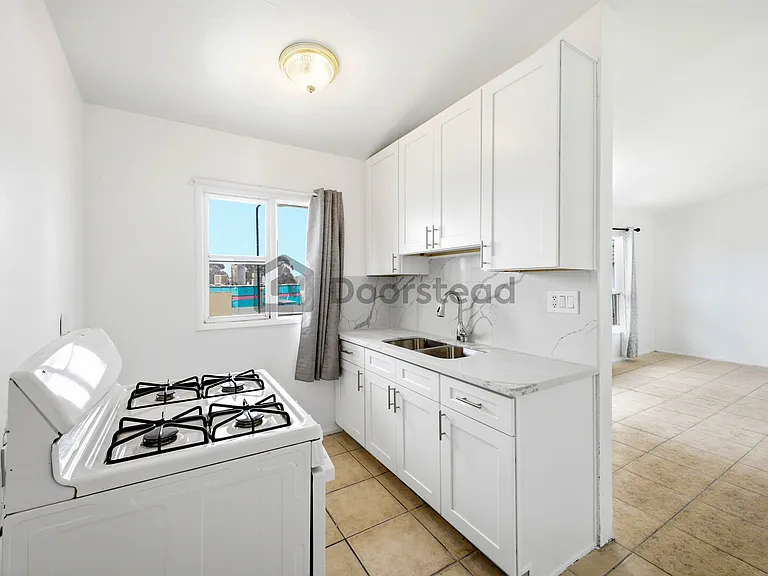 824 S 47th St — Photo 9