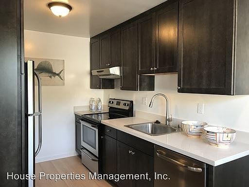 3rd image of 30 Central Dr APT 08