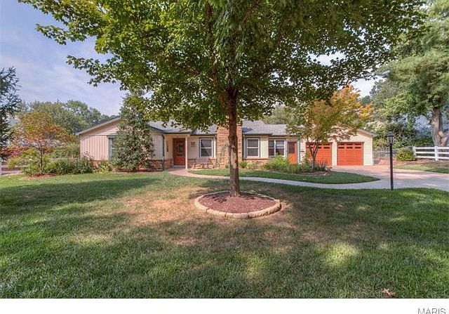 1st image of 501 Iris Ln