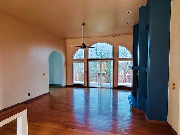 4th image of 38 Pemberton Ln