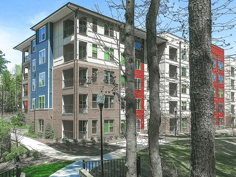 The Flats Exchange on Erwin Apartments — Photo 43