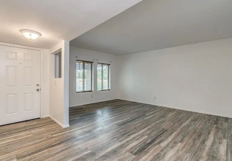 1327 S Wright Rd — Photo 4