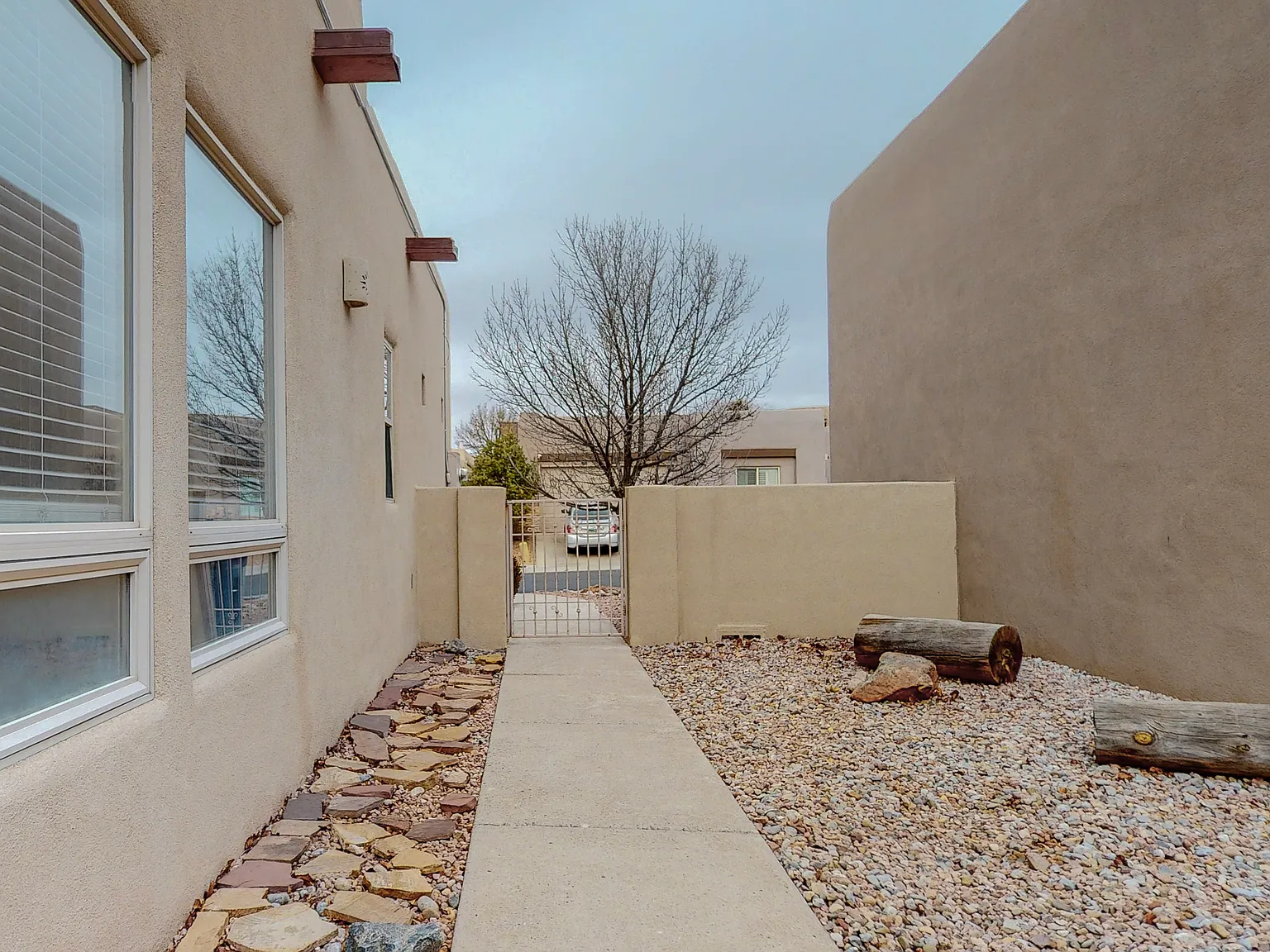 4 bed, 2557 sqft, $3,995 — Photo 4