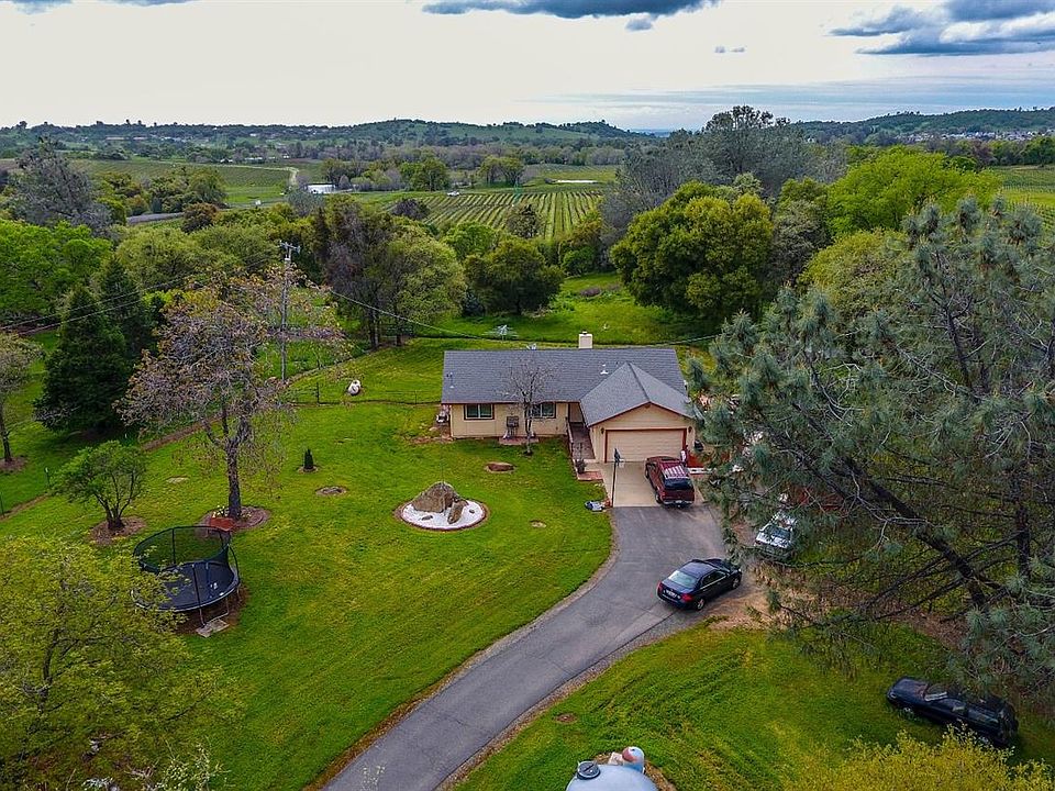 1st image of 18431 Live Oak Ct W