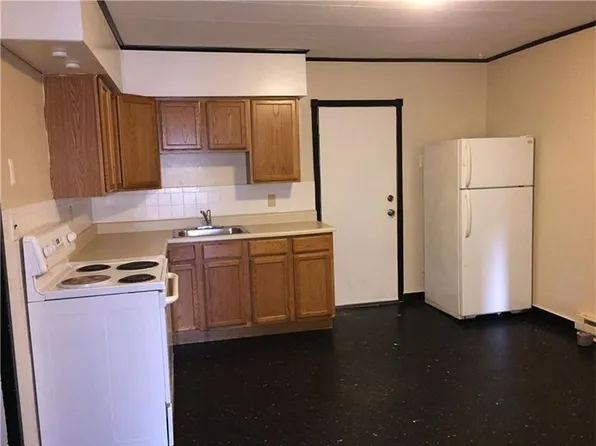 211 Bessemer Ave #2, East Pittsburgh, PA 15112
