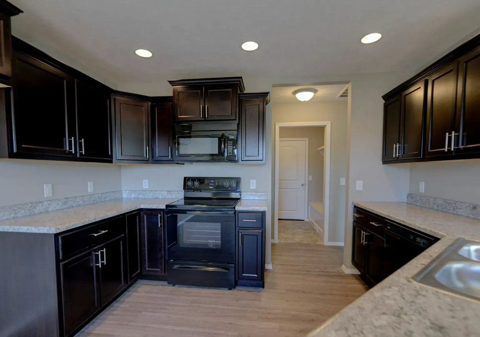 Beautiful 4 Bedroom Home in Monte Cristo — Photo 4