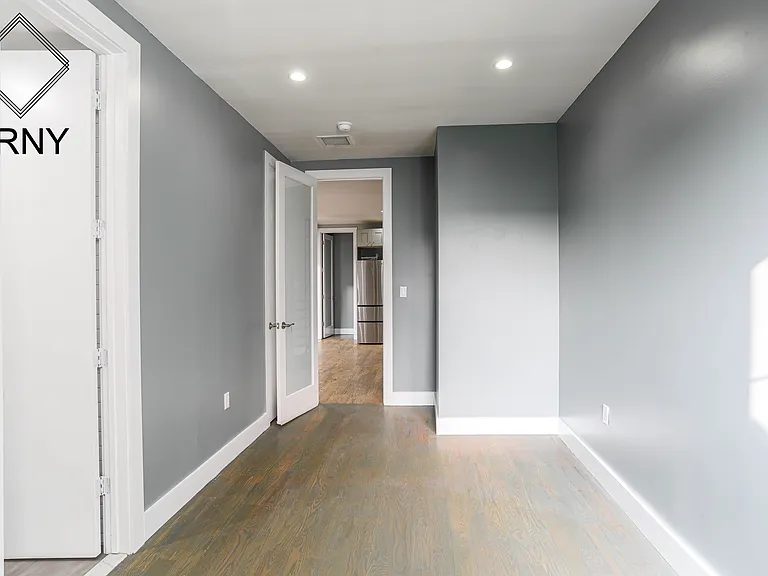580 E 26th St #3 — Photo 15