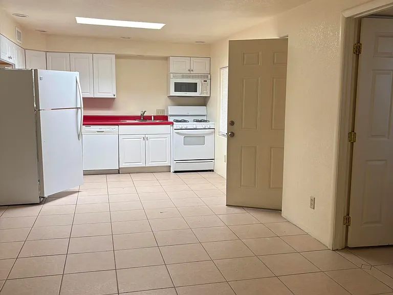 5068 E Fort Lowell Rd — Photo 2