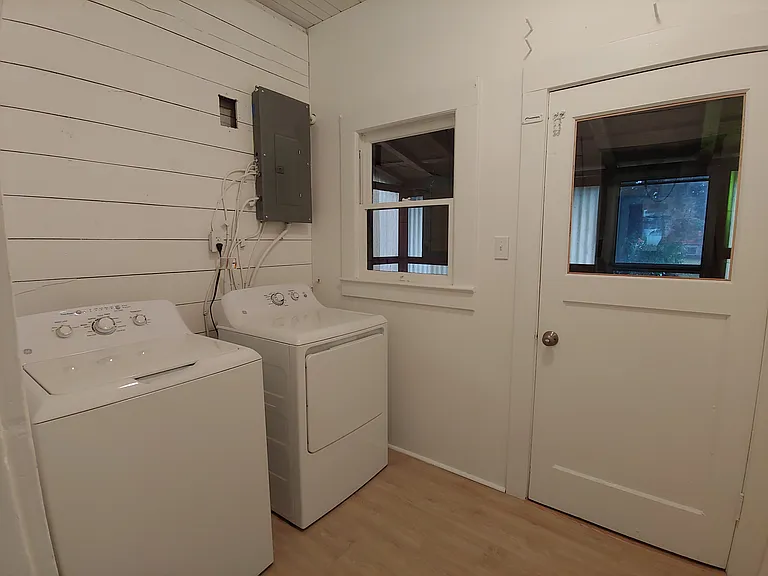 216 S Academy St — Photo 14