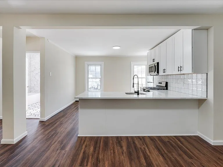 97 Saint Pauls Ave #2 — Photo 12