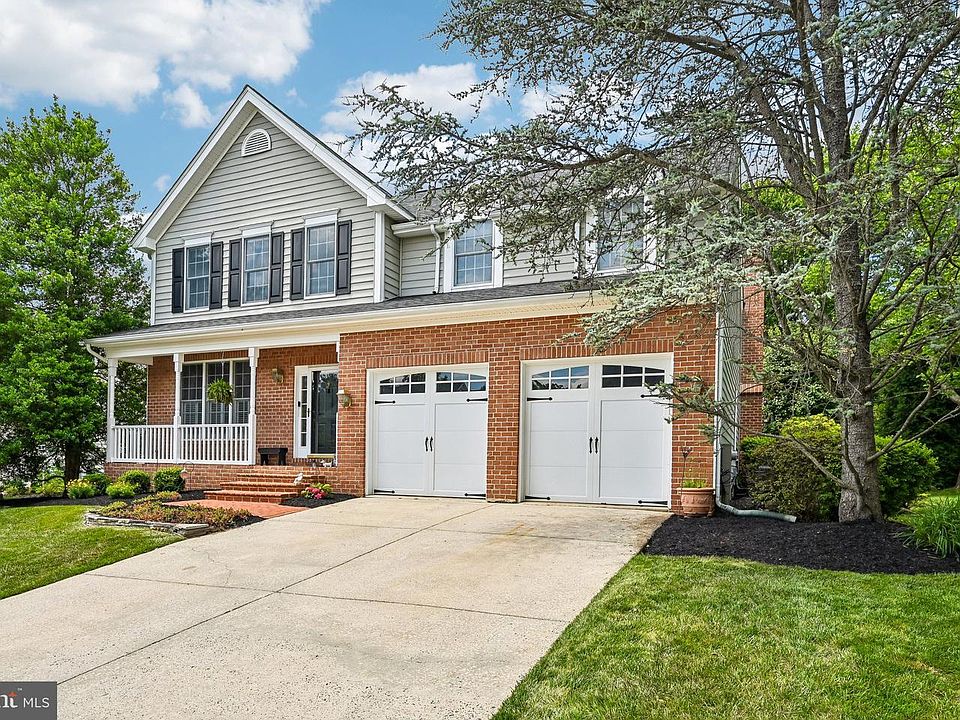 1st image of 6 Hemlock Ct