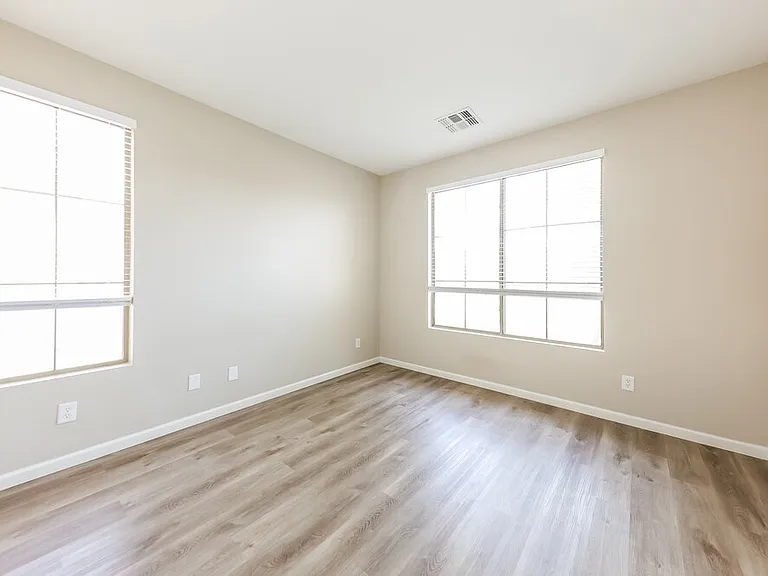 15233 W Banff Ln — Photo 14