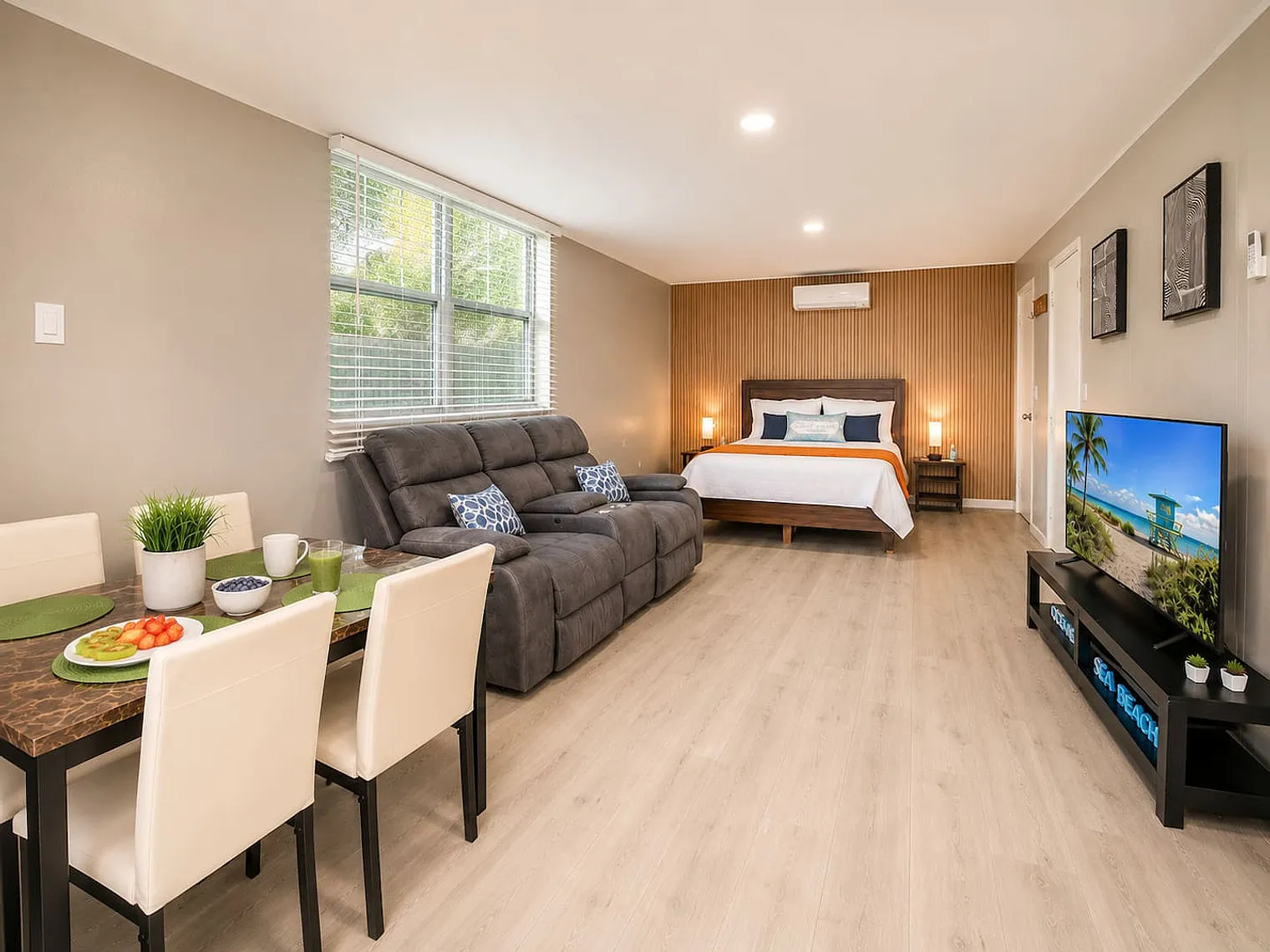 Studio, 1.0 bath, 570 sqft, $2,576 — Photo 3