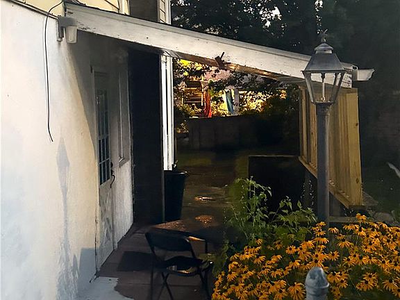 4th image of 624-626 Beech St