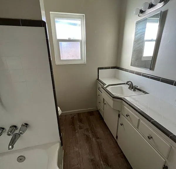 1517 Tully Rd — Photo 11