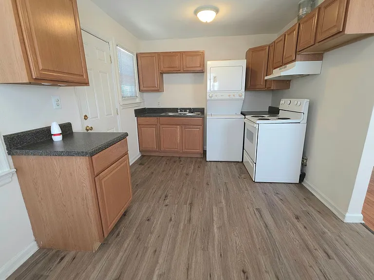24 Morrison Ave — Photo 4