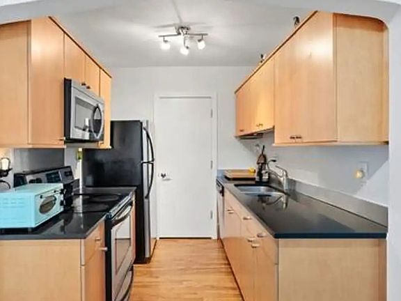 2nd image of 636 N Washington St APT 205