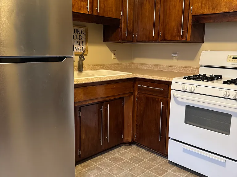 2223 Falls Ave — Photo 12