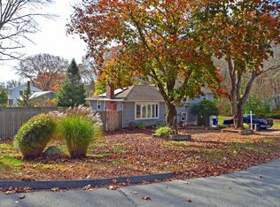 10 Bel Aire Dr, Groton, CT 06355