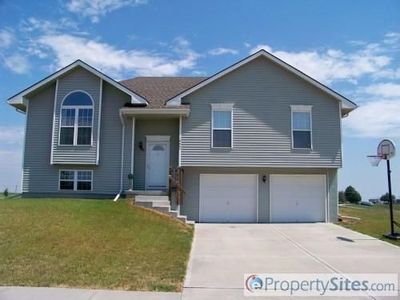 18607 Wildflower St, Smithville, MO, 64089
