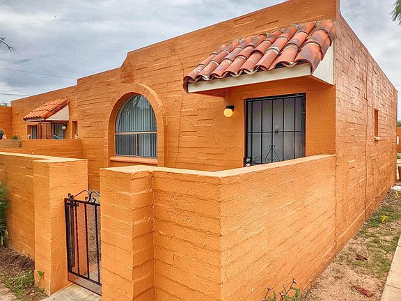 2nd image of 2310 N Tucson Blvd #1