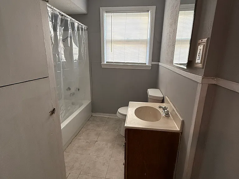 1806 Rose St — Photo 13