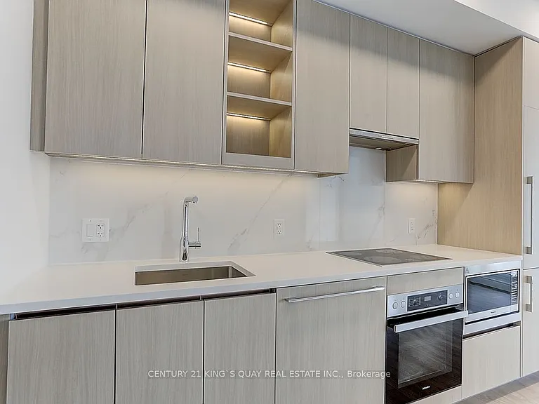 25 McMahon Dr #601 — Photo 20