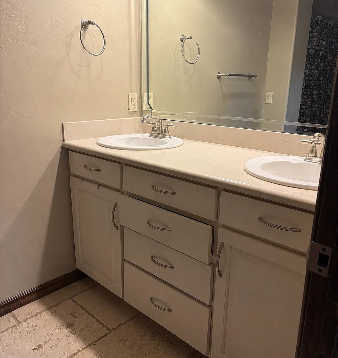 3 bed, 2.5 bath, 1981 sqft, $750 — Photo 3