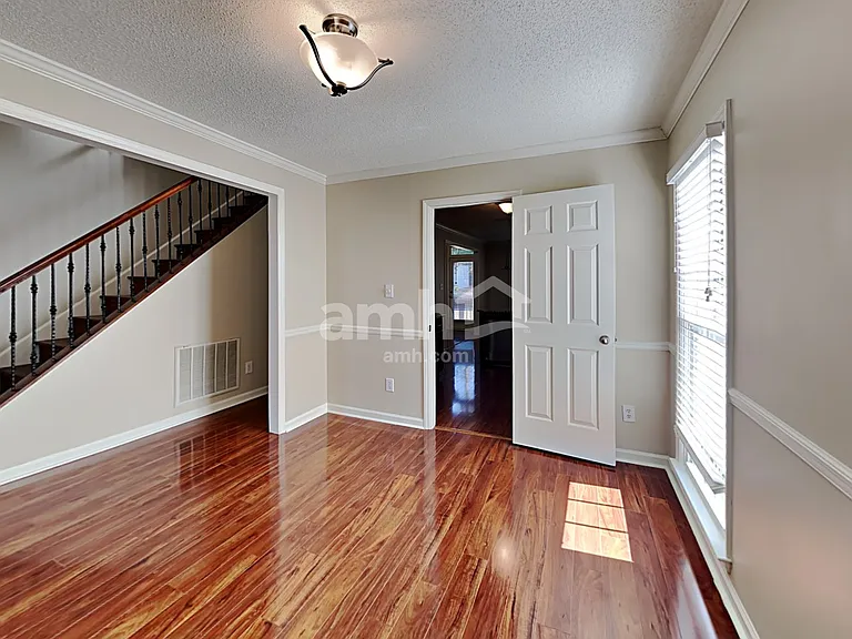 8633 Swarthmore Dr — Photo 6